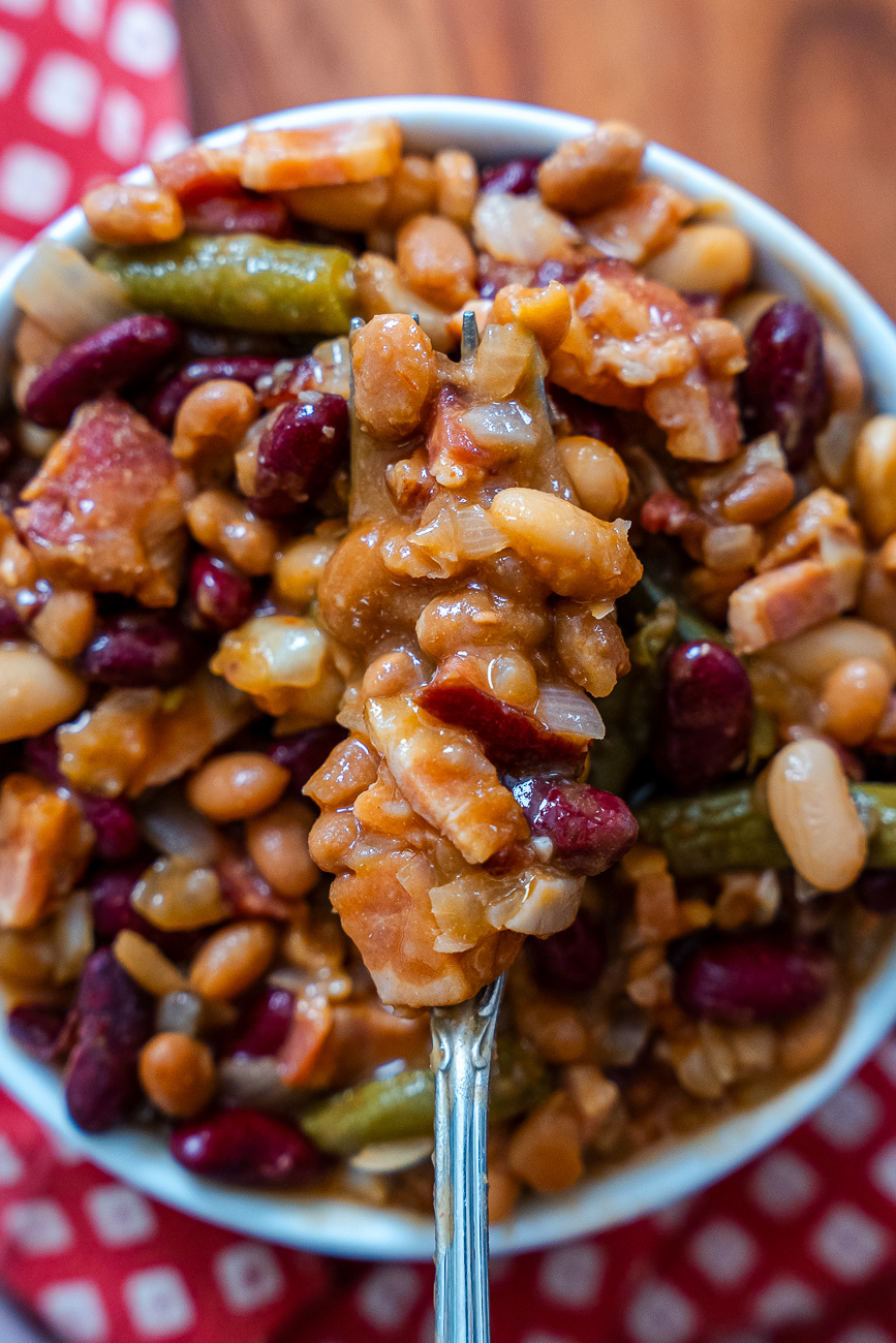 Old-Fashioned Baked Beans Vertical 16