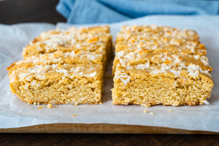 Louisiana Crunch Cake