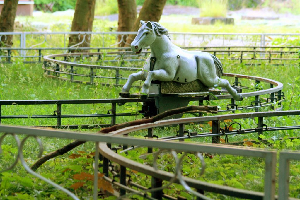 Built in the ruins of the world's largest slave market, this amusement park failed to raise spirits in Tanzania. 