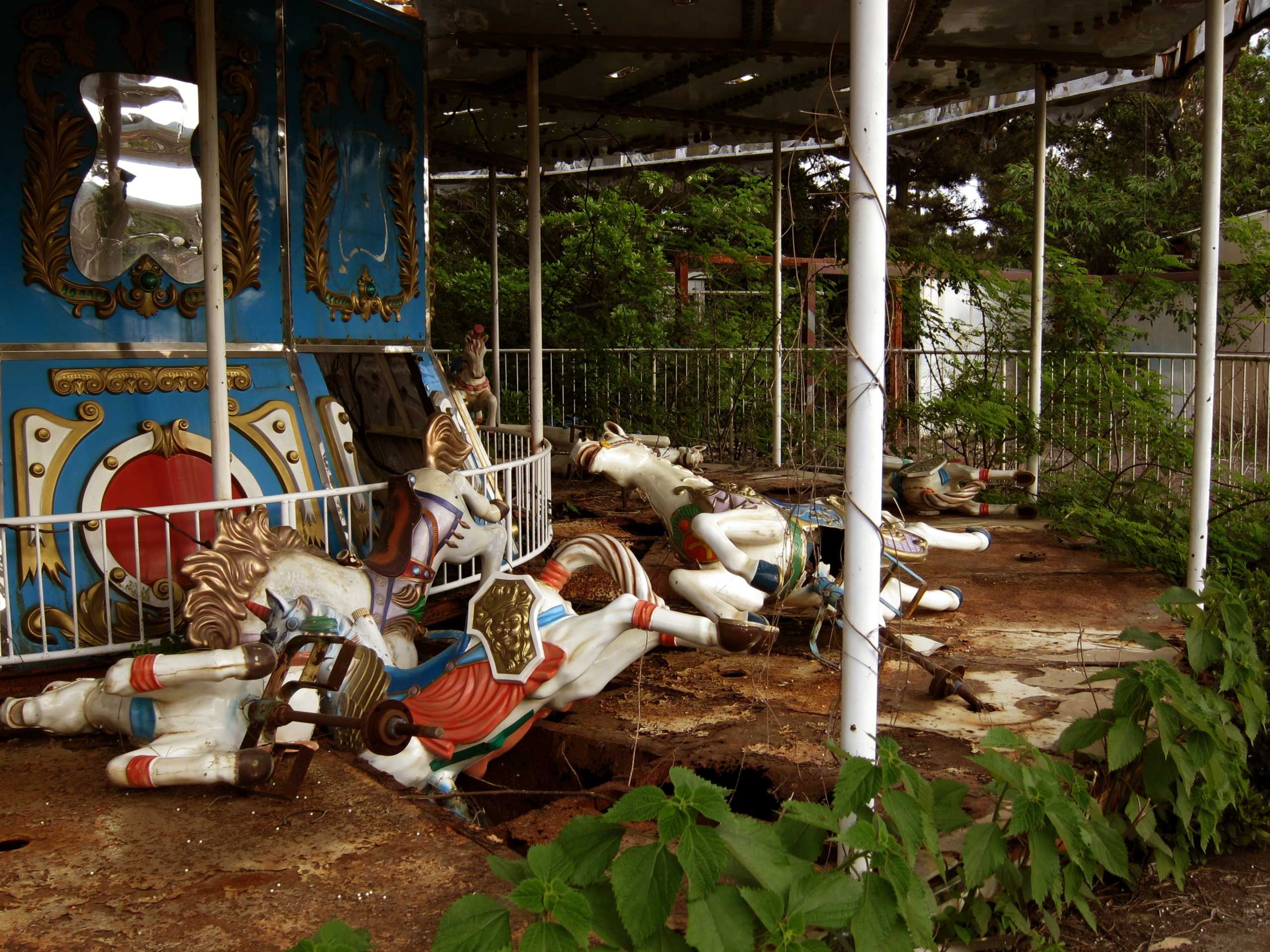 Closed after multiple children were killed on amusement park rides, Okpo Land is one of the bloodiest parks in world history. 