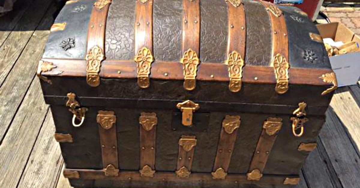 You've Got to See These Old Trunks That Are Totally Perfect as Something  else