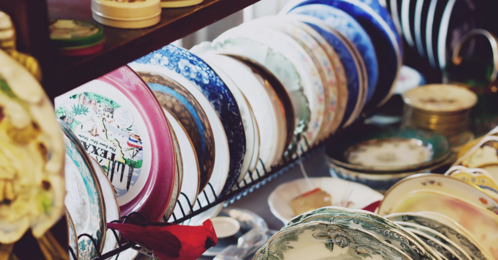 Is Antique Collecting Dead? We Say Never! Dusty Old Thing