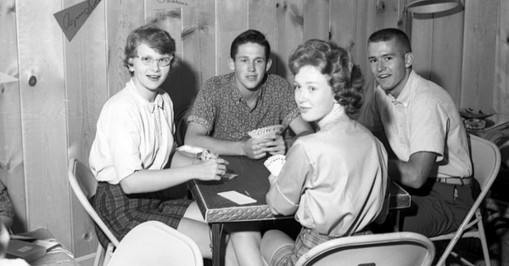 Remember When Cards Ruled? These 20 Photographs Will Take You Right