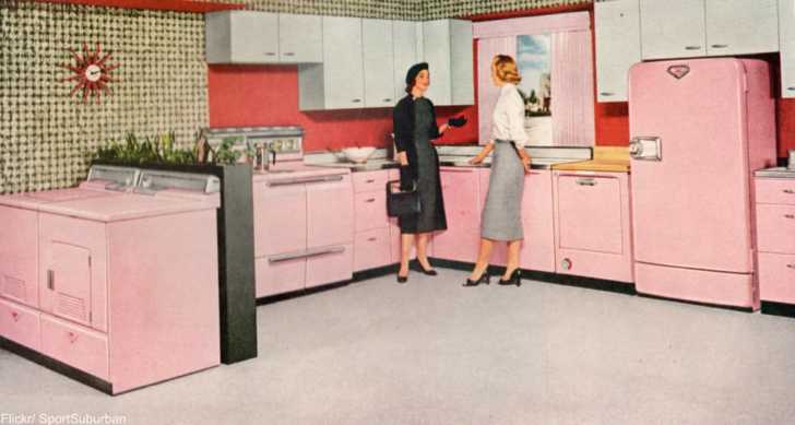 27 Pink Kitchens from the Old Days That We'd Love to Have Today