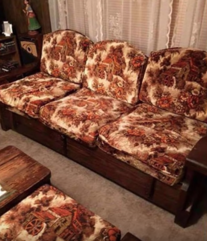 Hilariously Ugly Couches That You