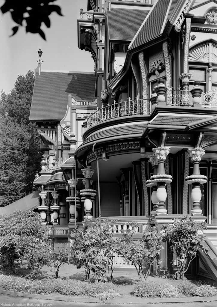 can you tour the carson mansion