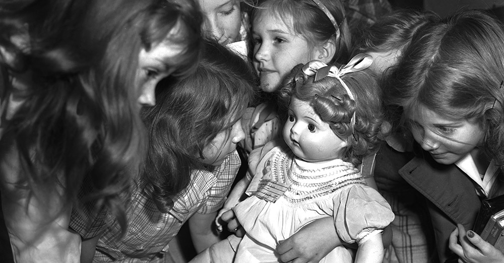 “Pink Shoe Laces” Was a Smash Hit in 1959 Dusty Old Thing