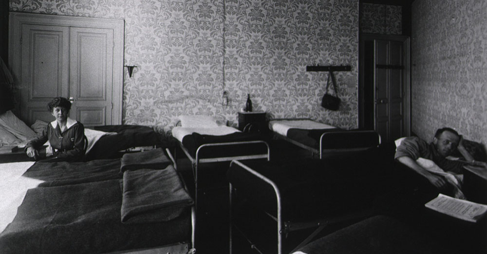 Inside the Convalescent Hospitals of WWI Dusty Old Thing