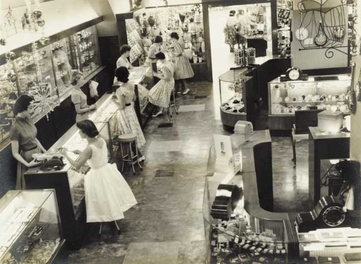 10 Photos of What Shopping Was Like in the 1950s