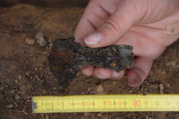 bone fragment found in a Czech grave from the 5th century
