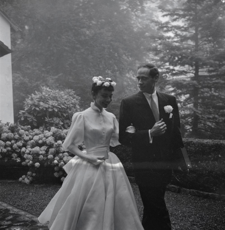 inside-audrey-hepburn-s-charming-1954-wedding-dusty-old-thing