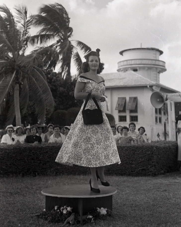 1954 ladies fashion show