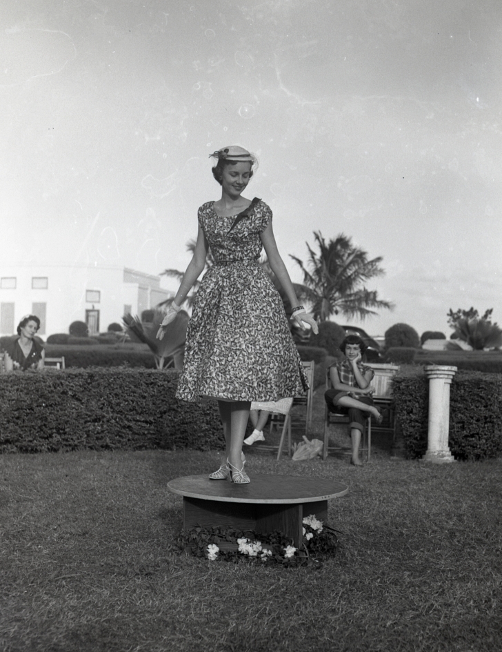 1954 ladies fashion show