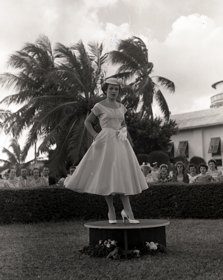 1954 ladies fashion show