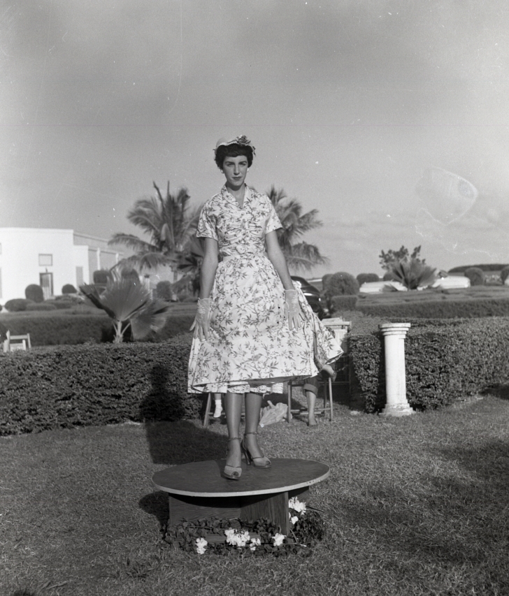 1954 ladies fashion show