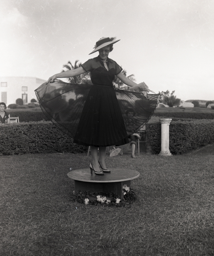 1954 ladies fashion show