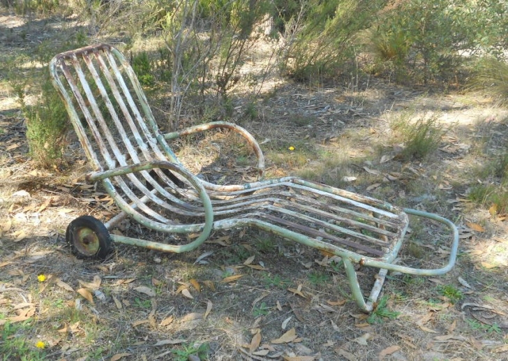 rusty lawn chair