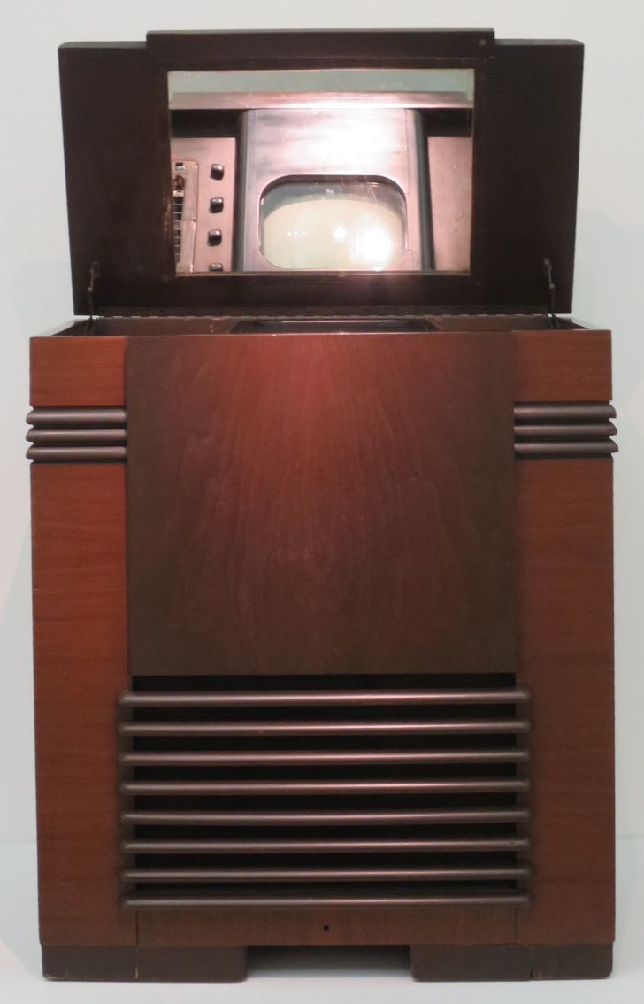 1939 Wolfsonian TV with vertical presentation and a mirror to reflect the screen forward