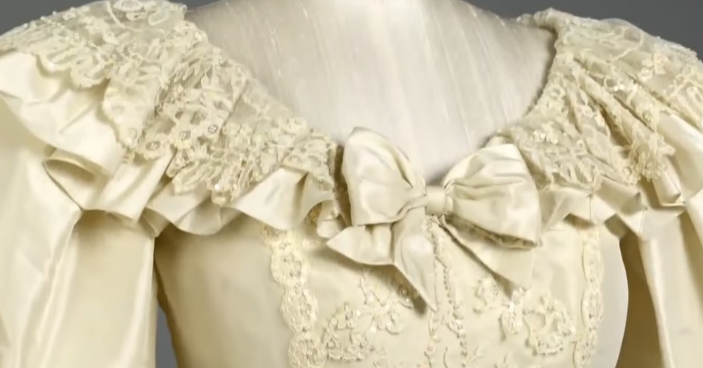 detail of collar of Princess Diana's wedding dress