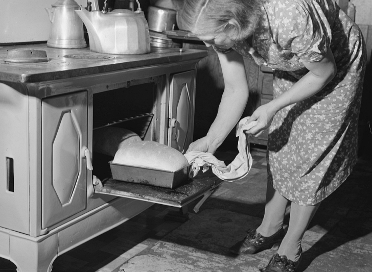 woman baking bread 1940