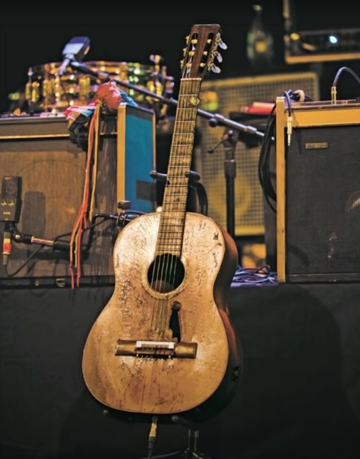 Willie Nelson's guitar, Trigger