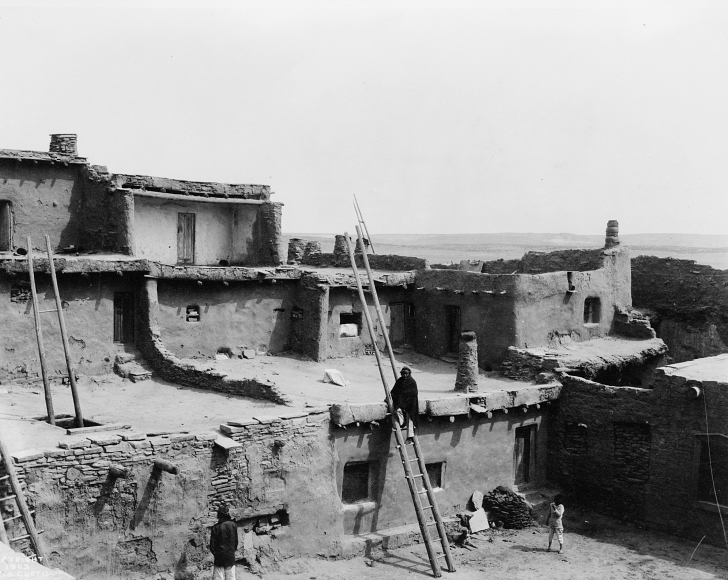 A:shiwi pueblo in the 1920s