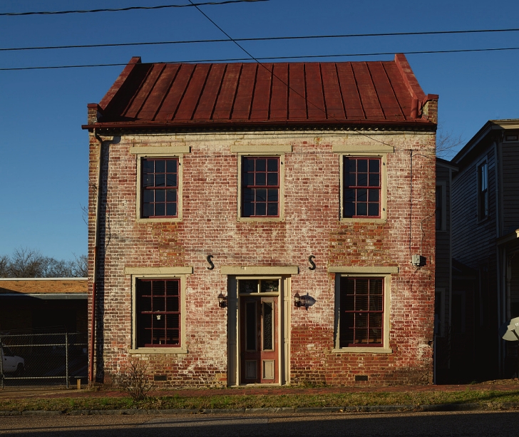 older brick building in Petersburg, VA