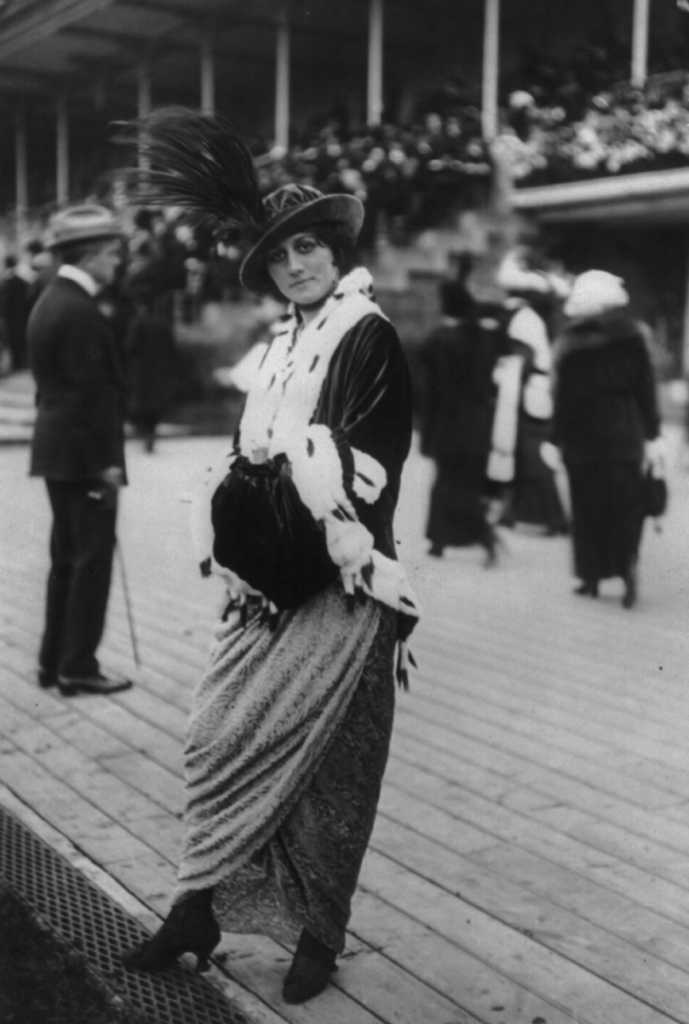 The Distinguished Fashion of Women During the Titanic-Era | Dusty Old Thing