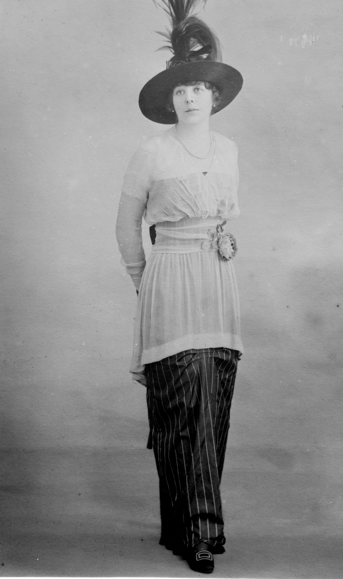 1910s hobble skirt