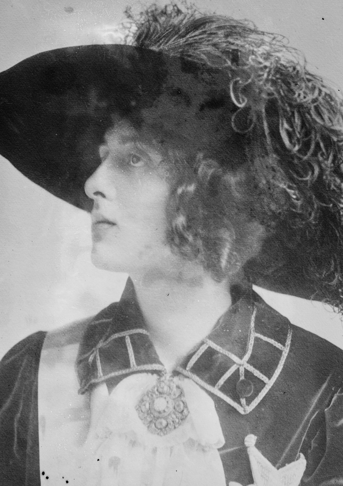 1910s portrait with feathered hat