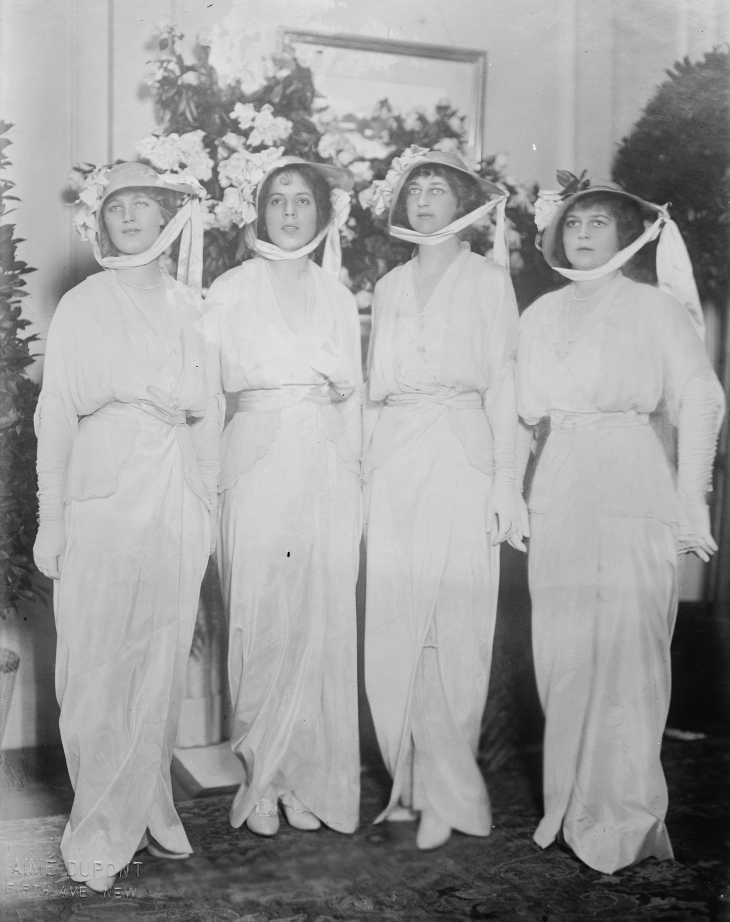 1913 bridesmaids