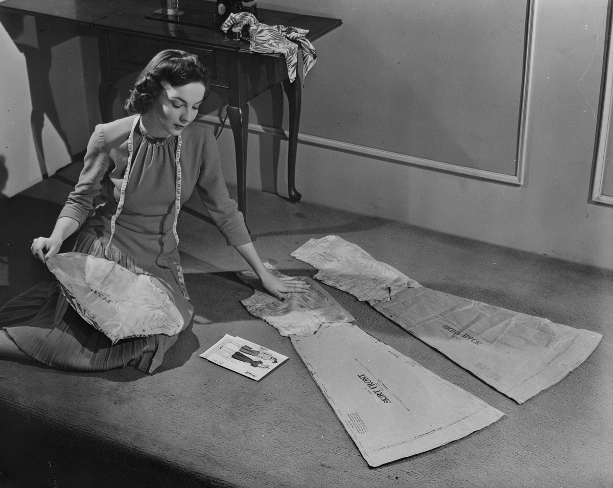 1943 dressmaking during wartime restrictions