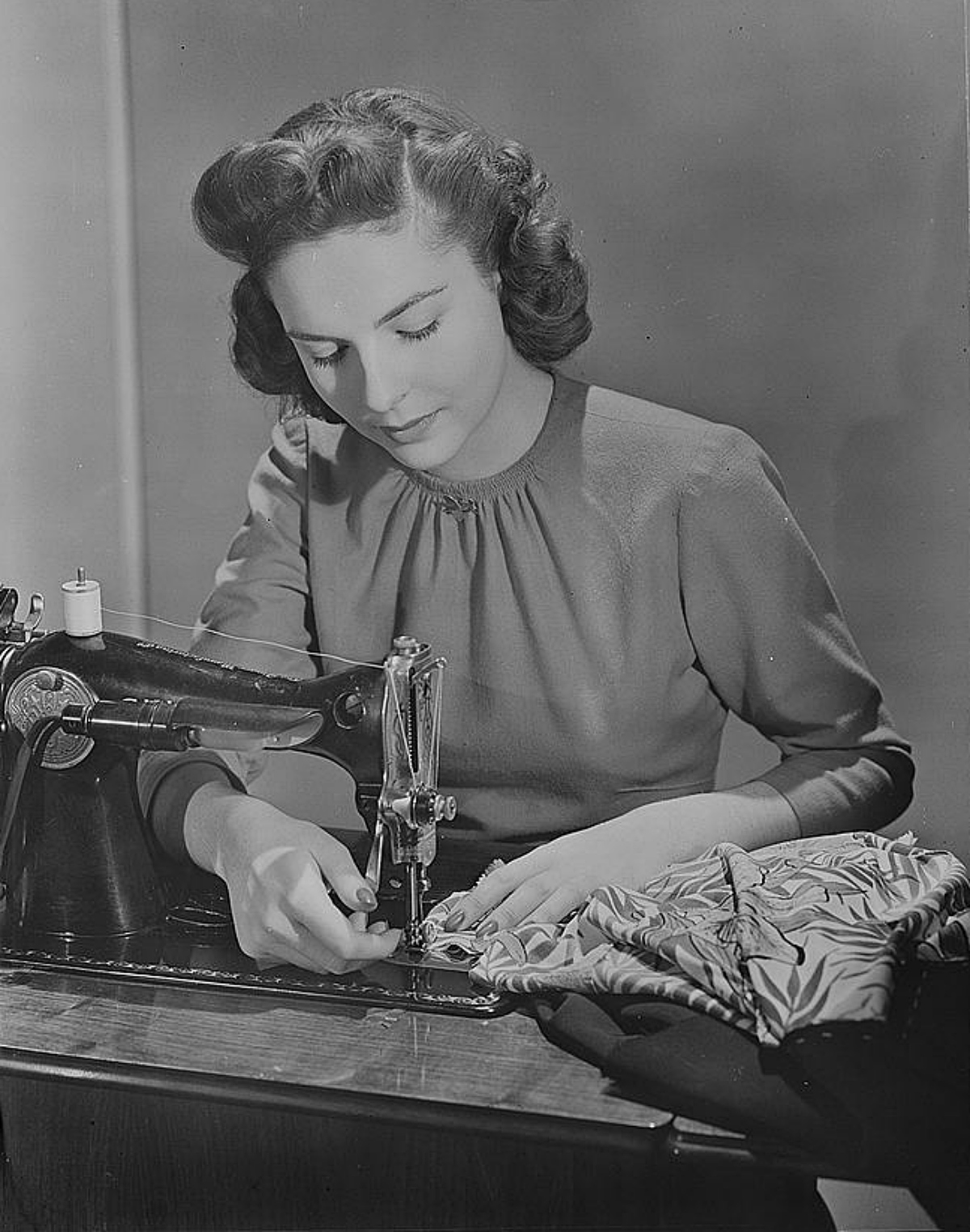 1943 dressmaking during wartime restrictions