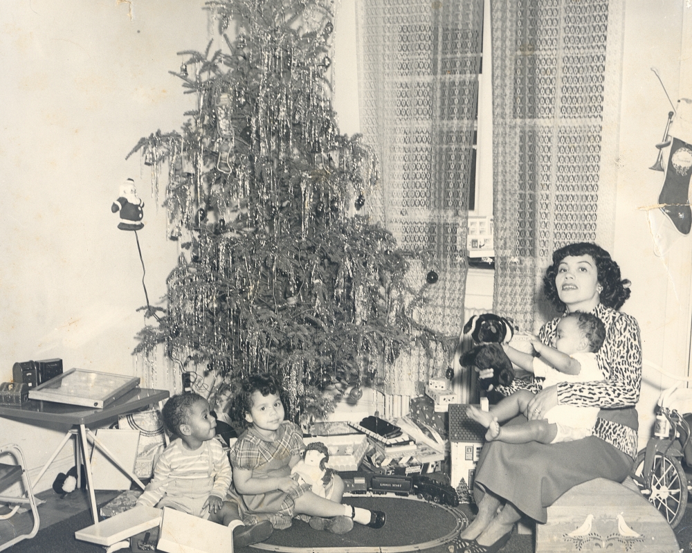 1950s family at Christmas