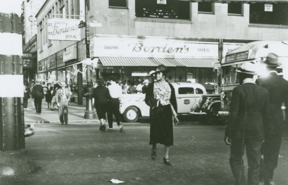 125th St in Harlem, 1939