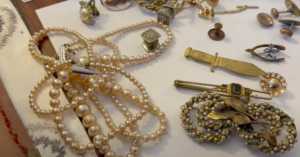 Victorian jewelry box treasure