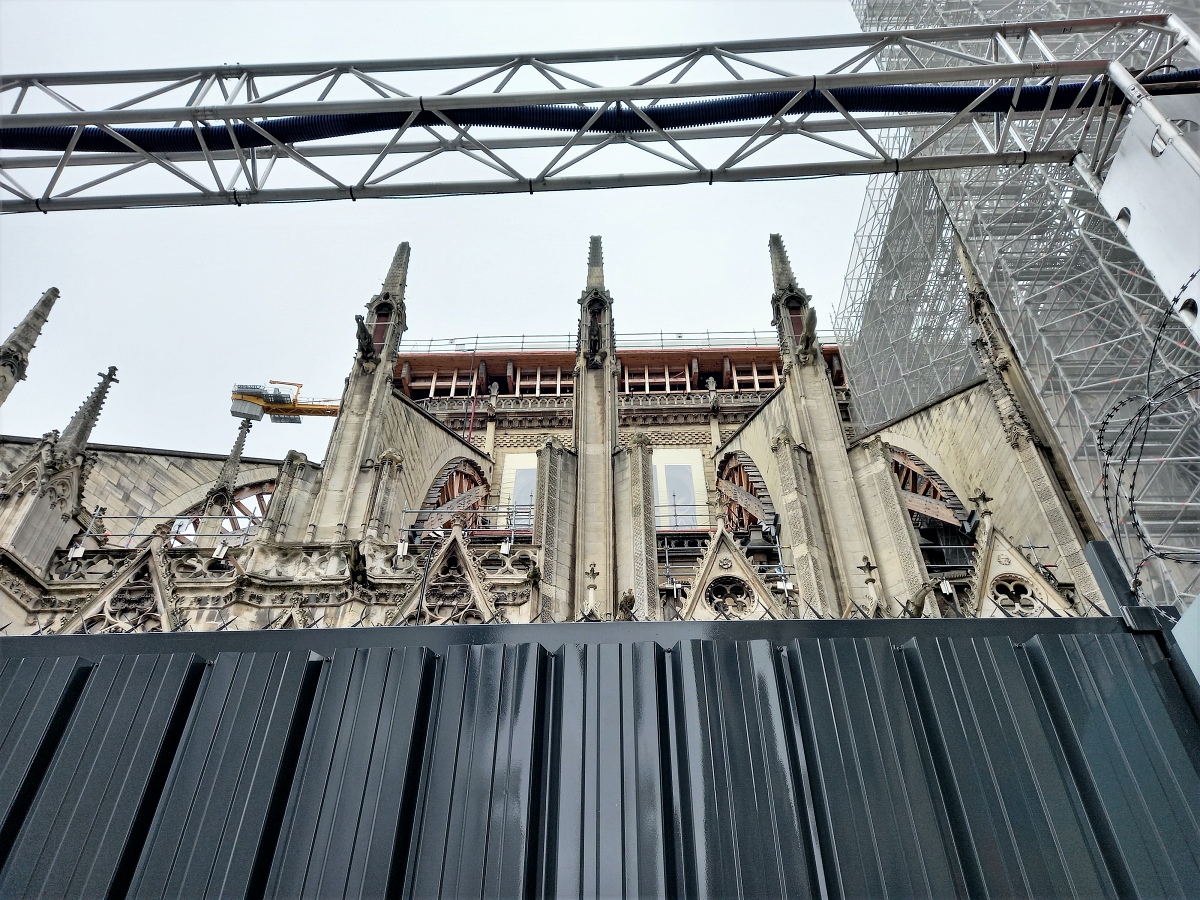 Notre Dame cathedral reconstruction and barriers 2022
