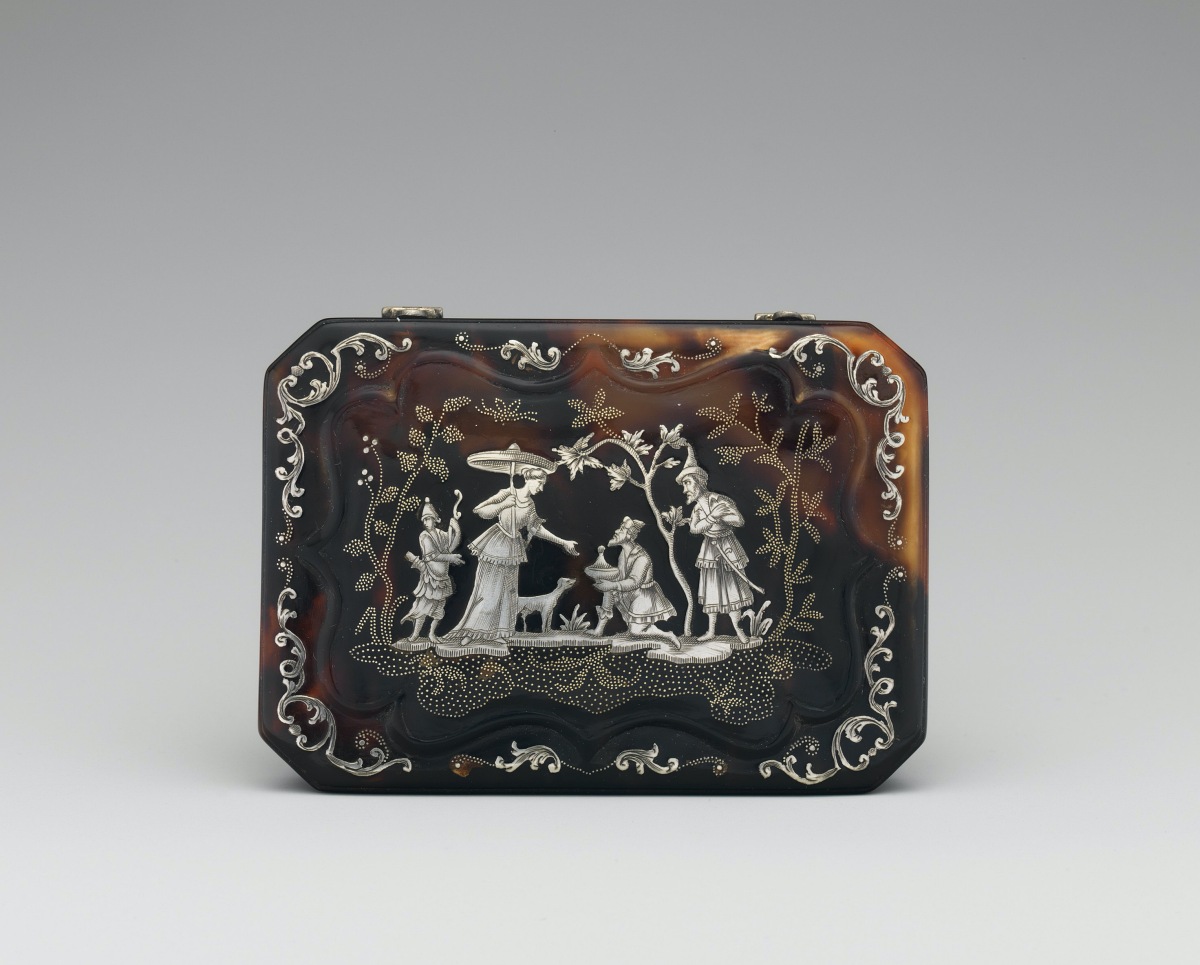 17th century Italian snuffbox rendered in tortoiseshell and sterling silver