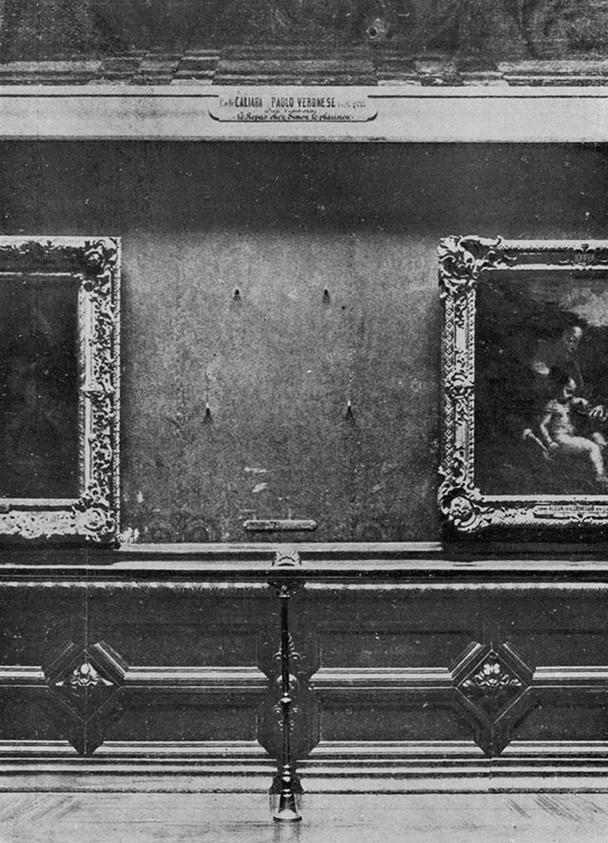 empty spot where Mona Lisa once hung 1911