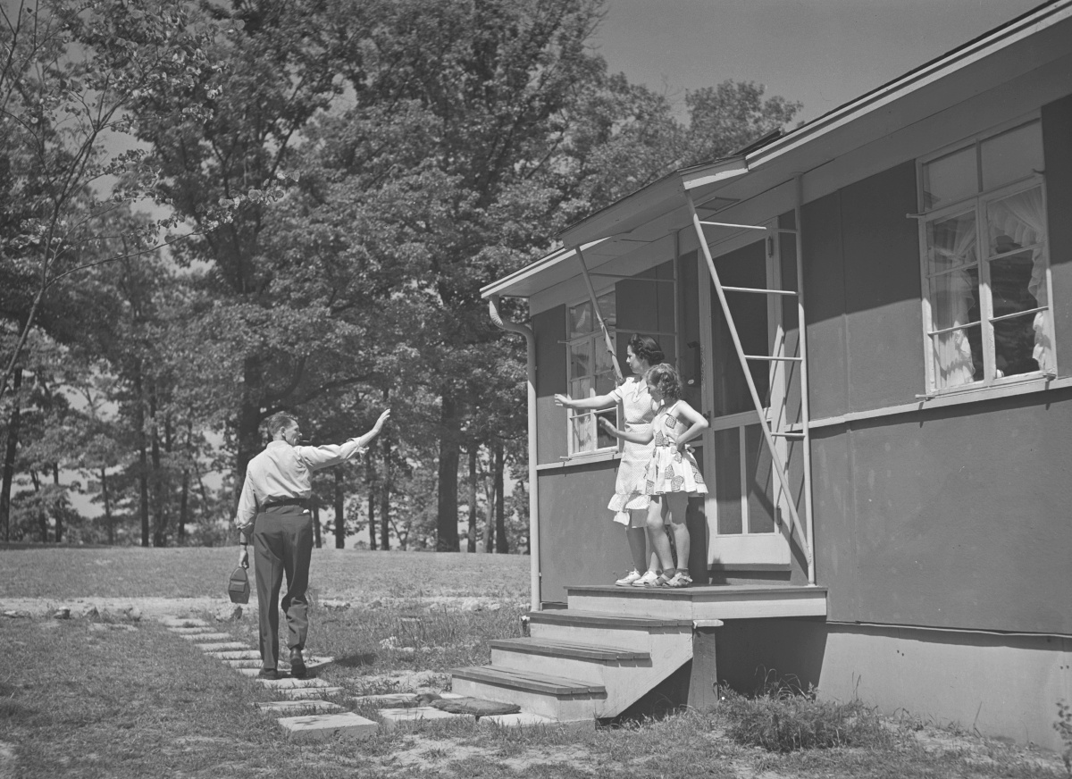 AL man leaves for work 1942