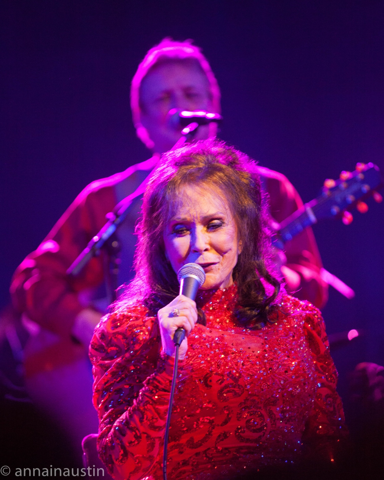 Loretta Lynn on stage 2016