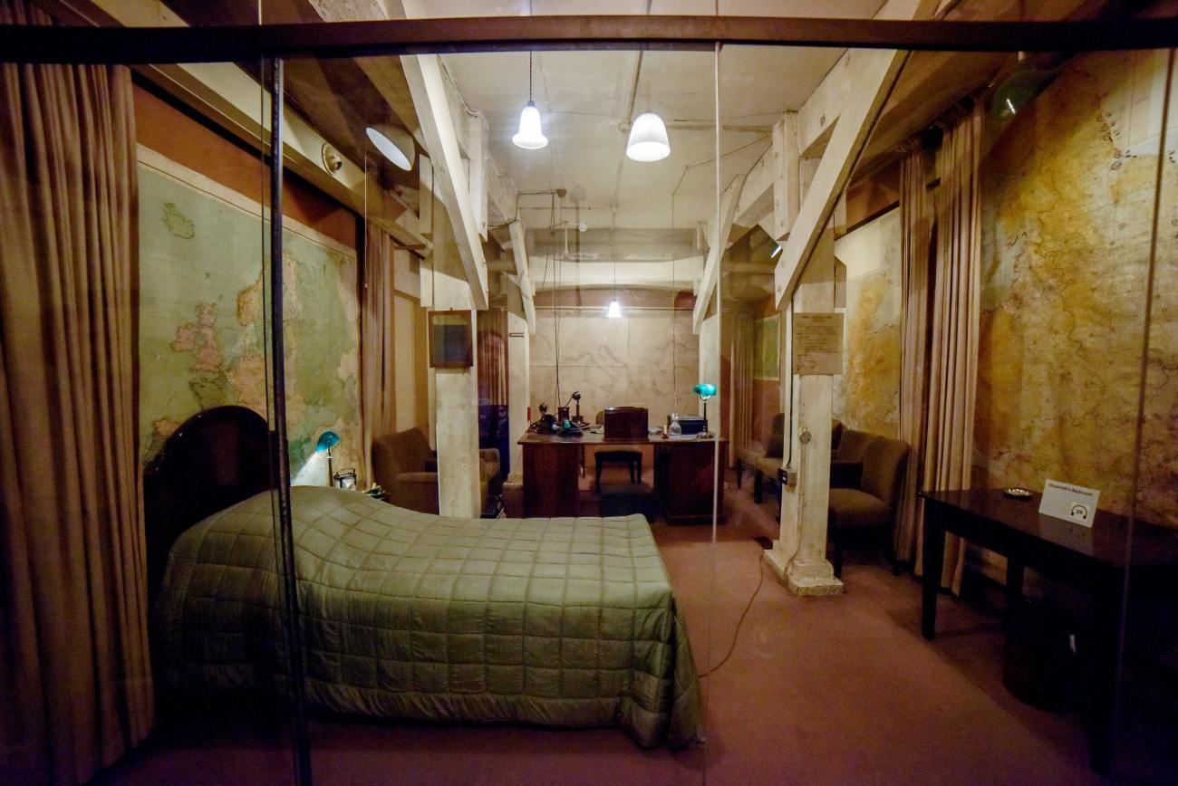 Churchill's bunker bedroom office
