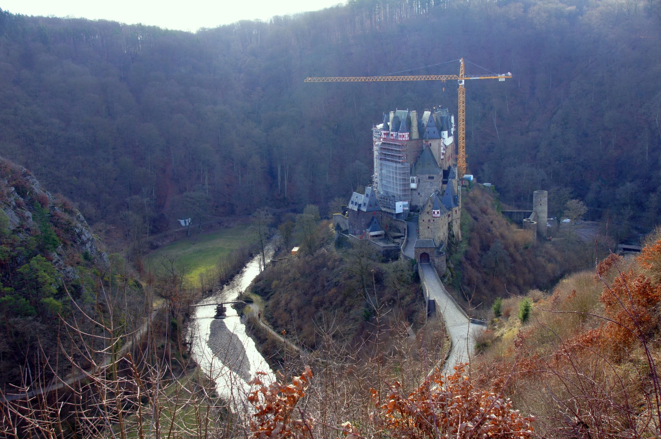 Eltz Castle under renovations