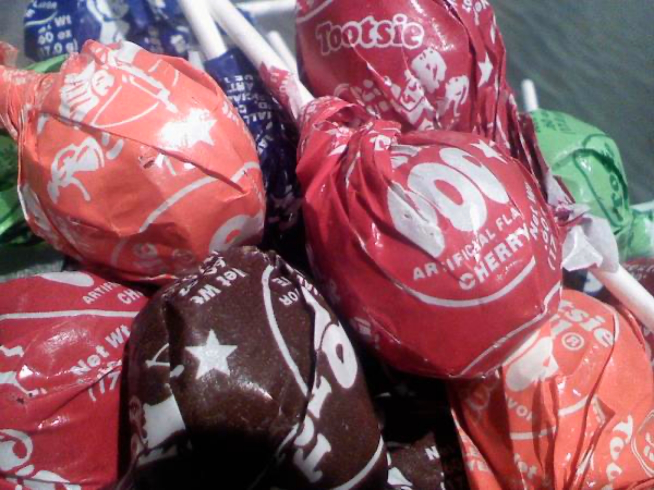 Tootsie Pops with stars on wrappers