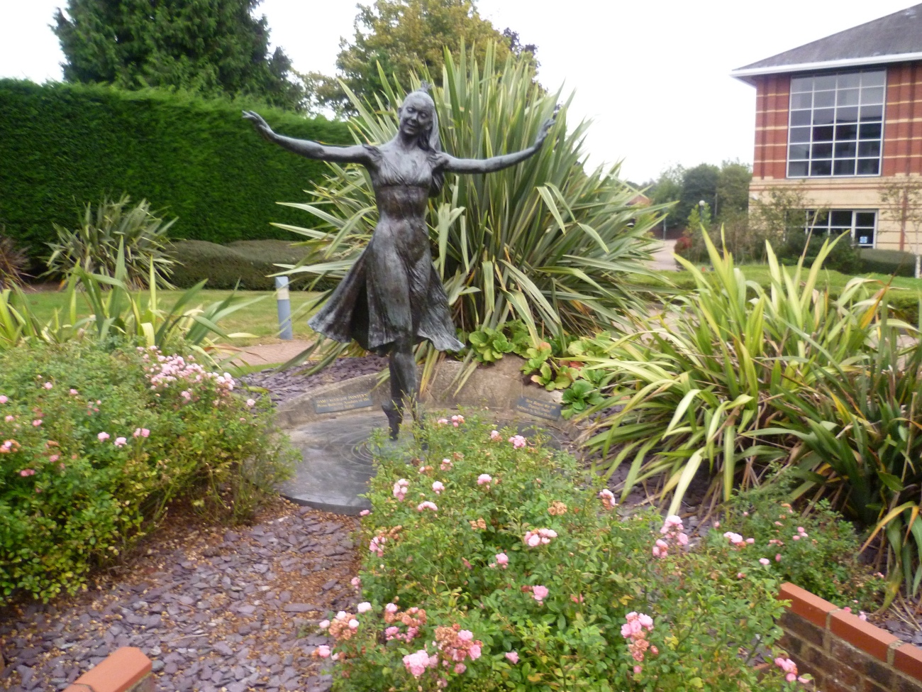 Margot Fonteyn Statue