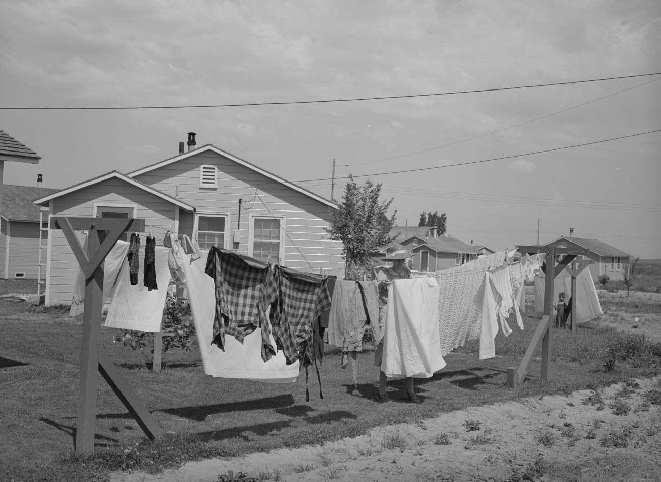 Laundry on Line 1941