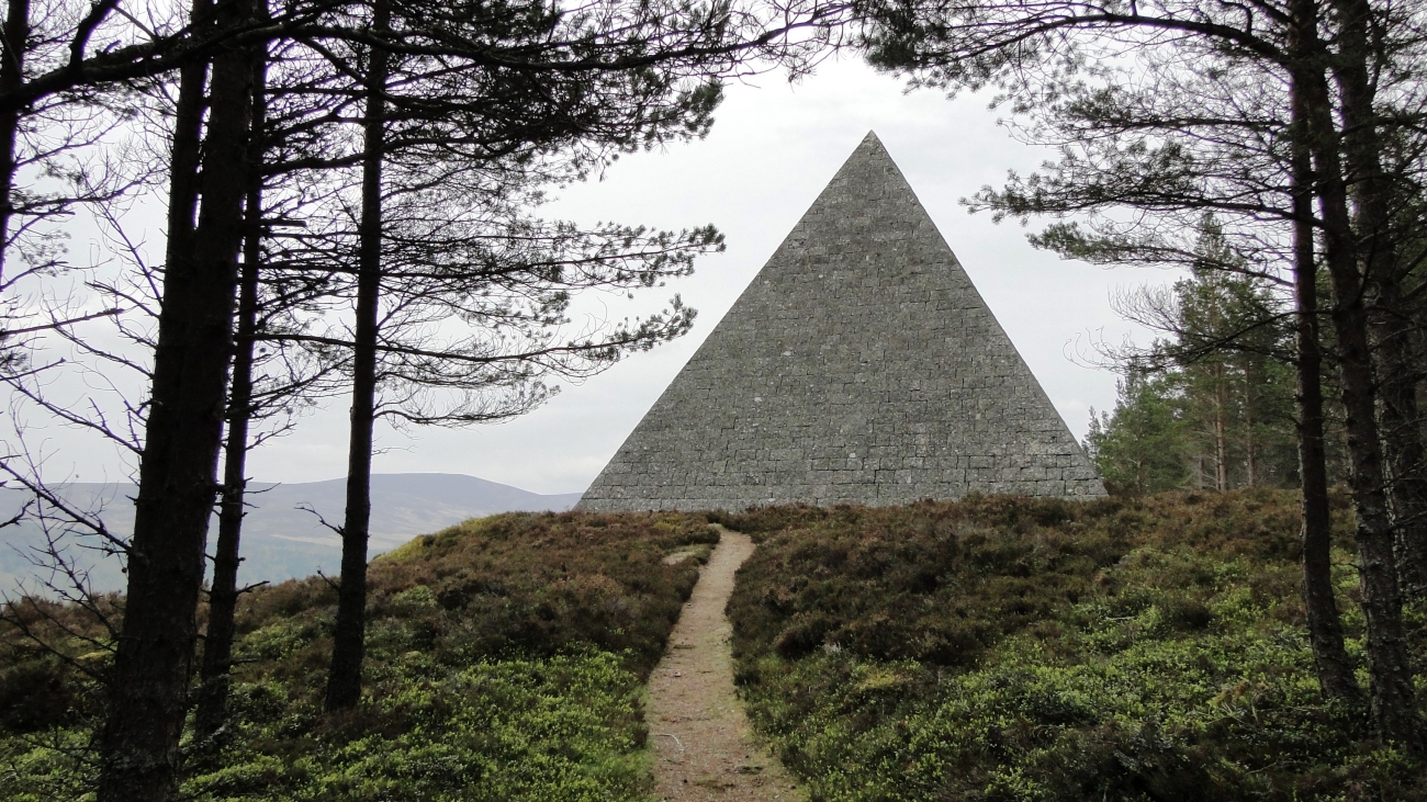 Prince Albert Balmoral Cairn