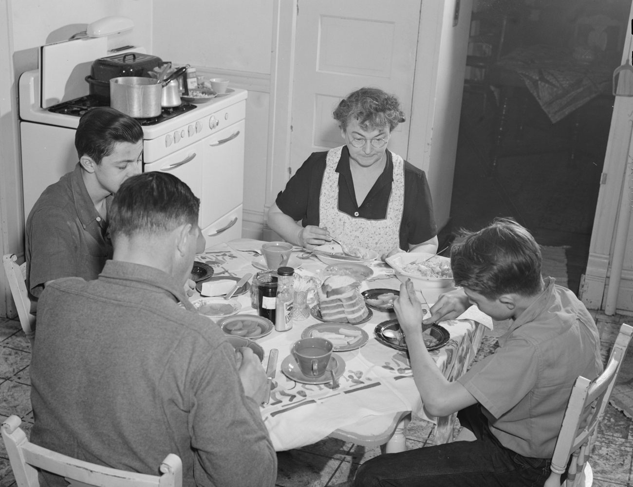 Family At Dinner Eat In Kitchen 1943