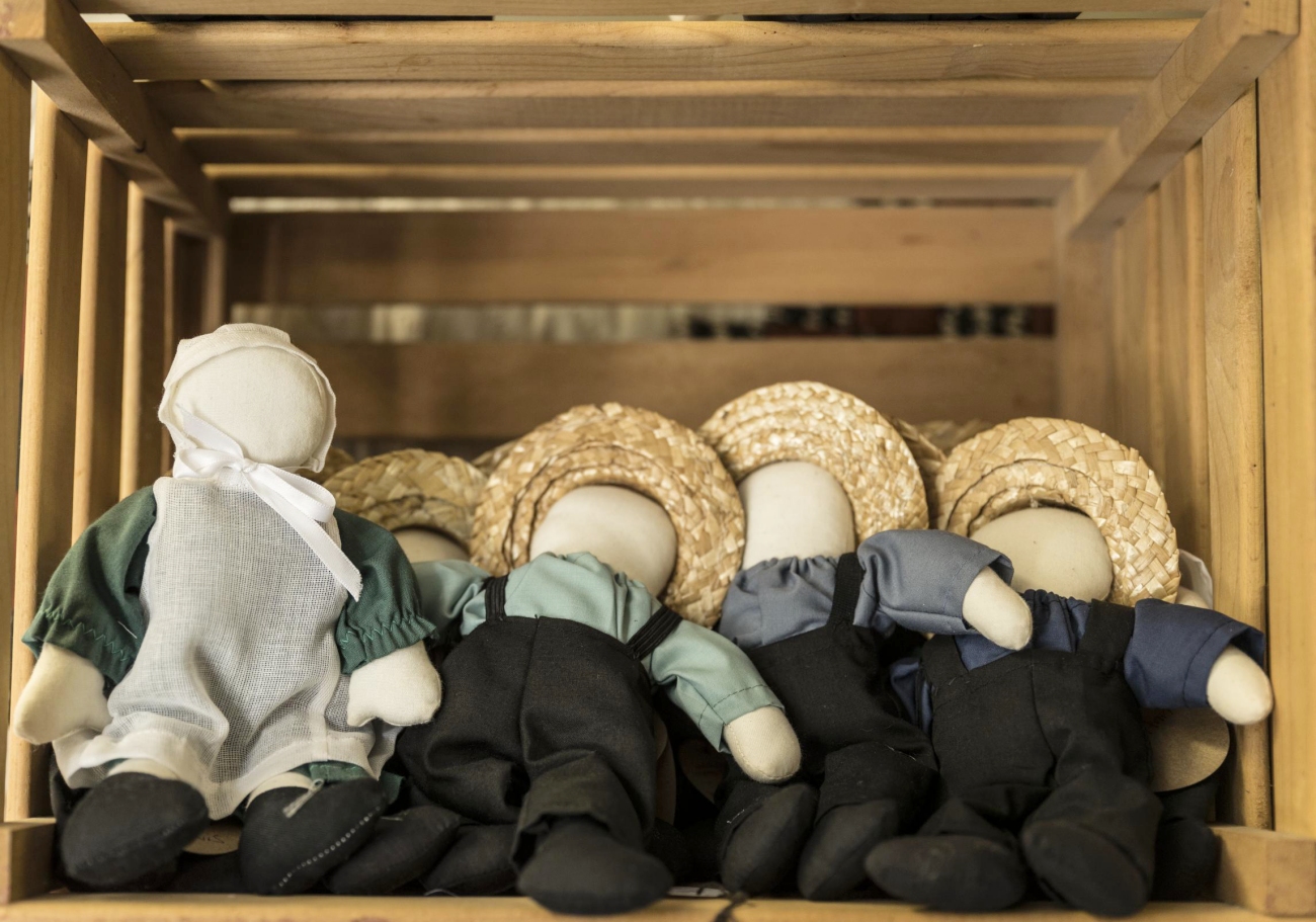 Amish Dolls in Display Crate