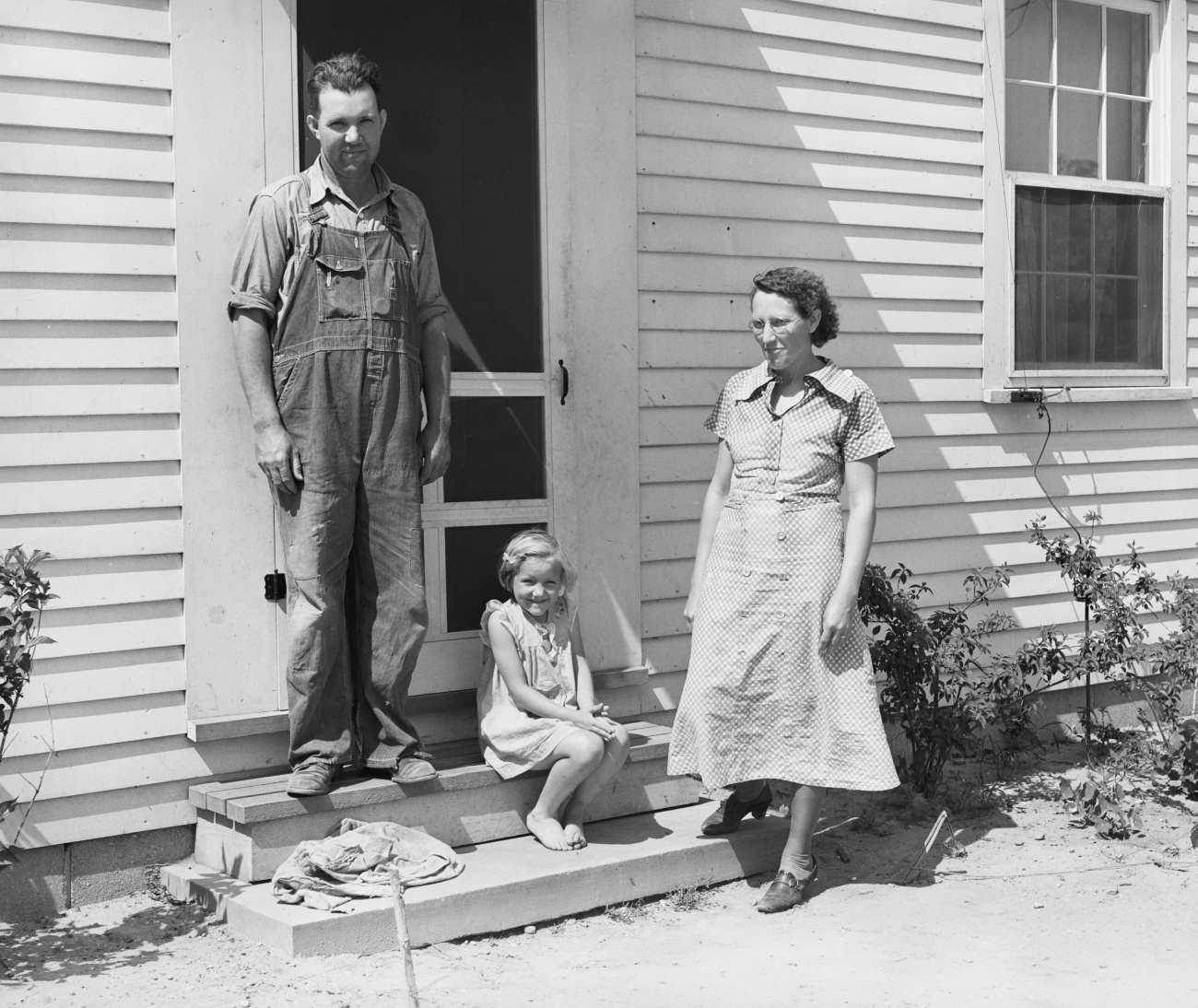 1930s Family on Doorstep